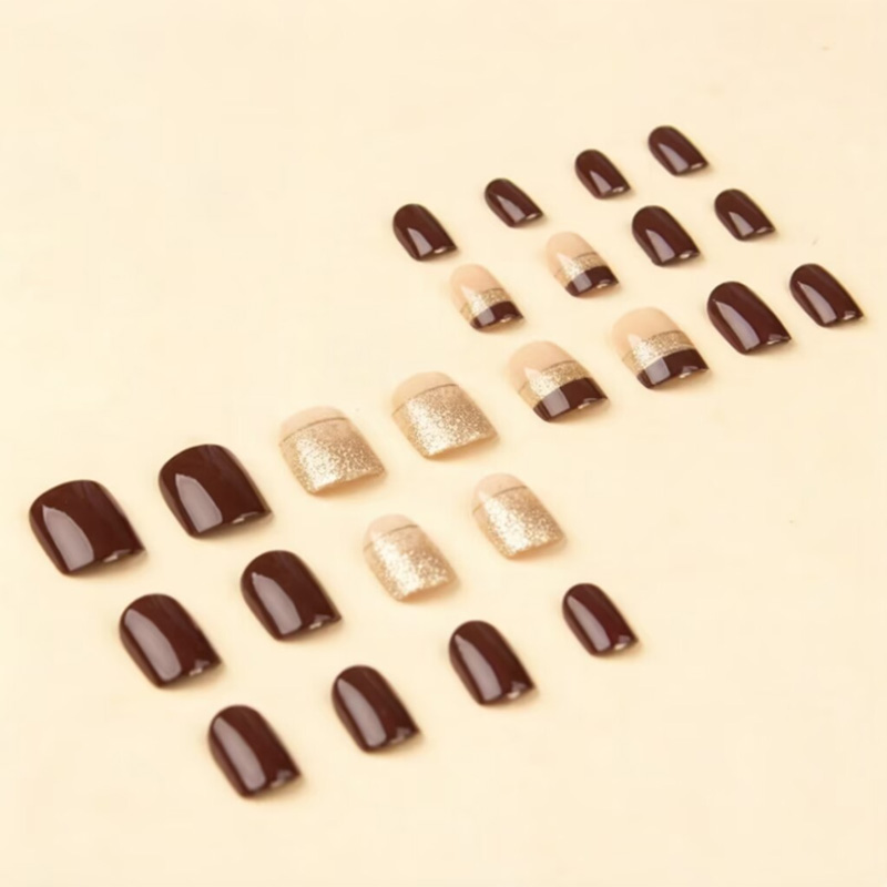 Короткие квадратные накладные  – обзор и цена Nail Art Glossy